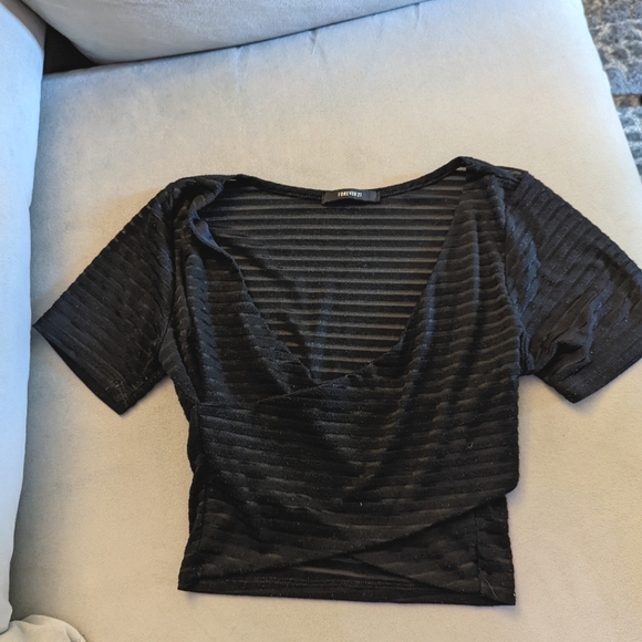 Black Forever 21 crop top - Picture 3 of 5